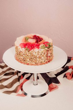 Masada lezzetli bir pasta var.