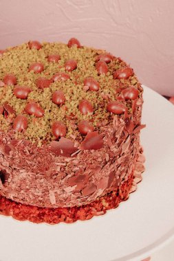 Masada lezzetli bir pasta var.