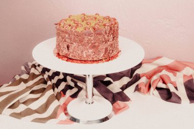 Masada lezzetli bir pasta var.