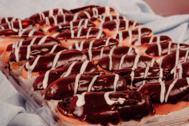 Masada lezzetli bir pasta var.