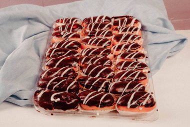 Masada lezzetli bir pasta var.