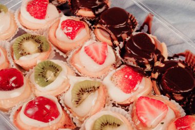 Masada lezzetli bir pasta var.