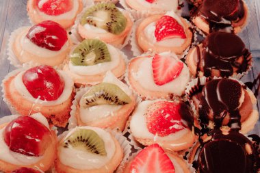 Masada lezzetli bir pasta var.