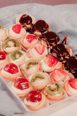 Masada lezzetli bir pasta var.