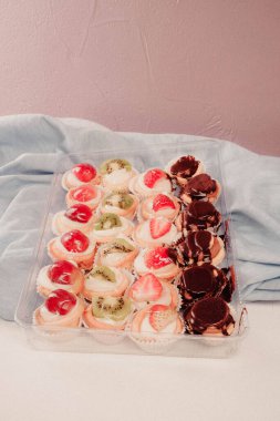 Masada lezzetli bir pasta var.