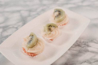 Masada lezzetli bir pasta var.  