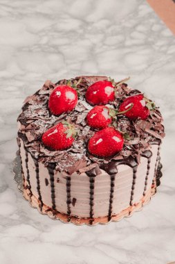 Masada lezzetli bir pasta var.