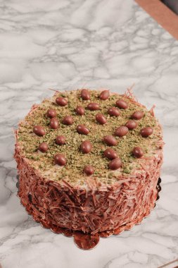 Masada lezzetli bir pasta var.