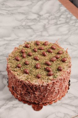 Masada lezzetli bir pasta var.