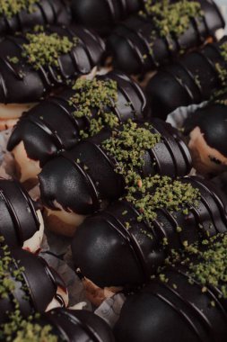 Masada lezzetli bir pasta var.