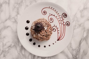 Masada lezzetli bir pasta var.