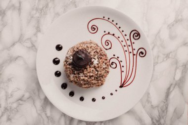 Masada lezzetli bir pasta var.