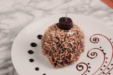 Masada lezzetli bir pasta var.