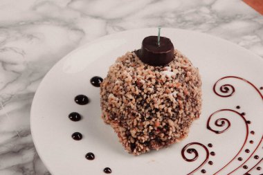 Masada lezzetli bir pasta var.