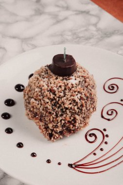 Masada lezzetli bir pasta var.