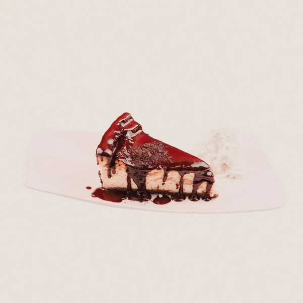Tábla Finom Torta Asztalon — Stock Fotó