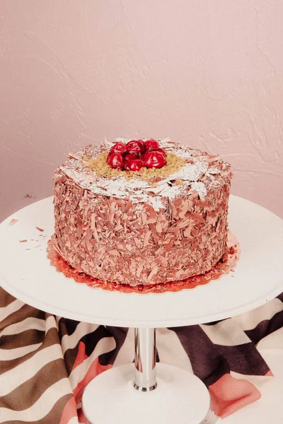 Masada lezzetli bir pasta var.