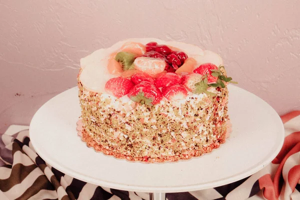 Masada lezzetli bir pasta var.