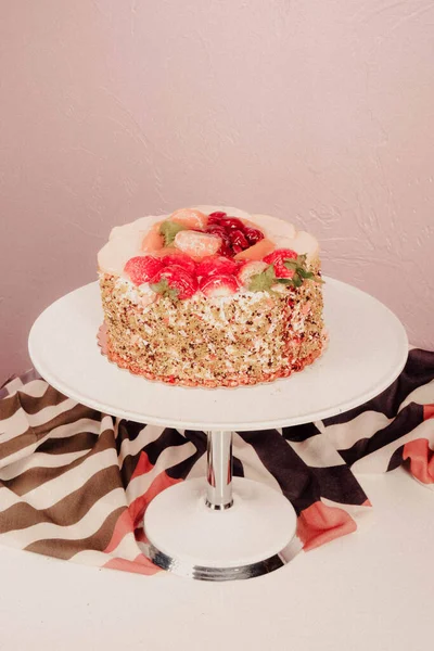 Masada lezzetli bir pasta var.