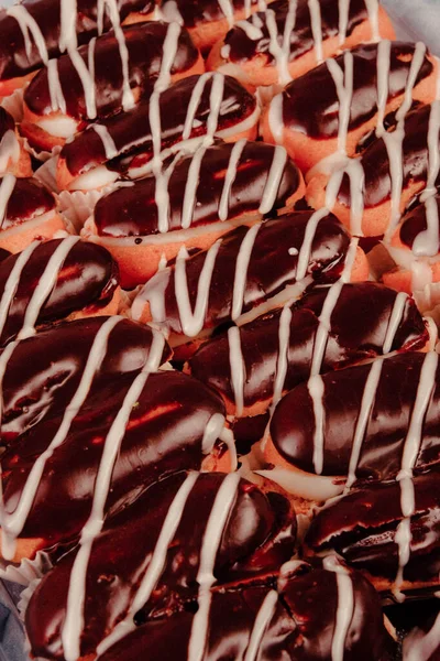 Masada lezzetli bir pasta var.