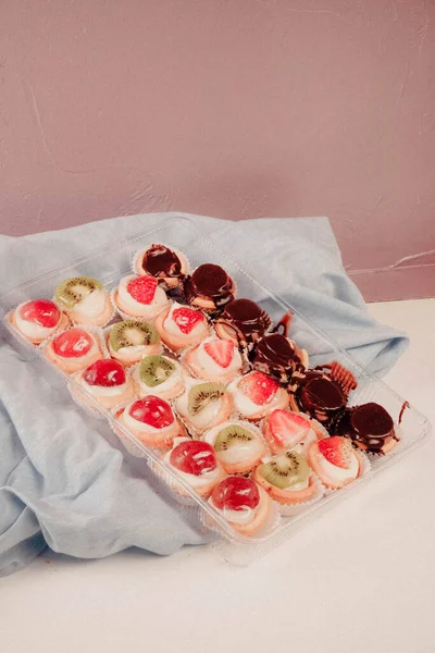 Masada lezzetli bir pasta var.