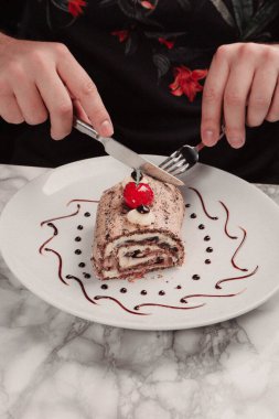 Masada lezzetli bir pasta var.