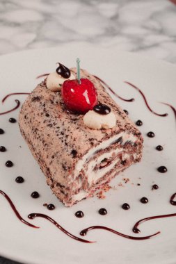 Masada lezzetli bir pasta var.