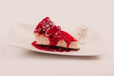 Masada lezzetli bir pasta var.