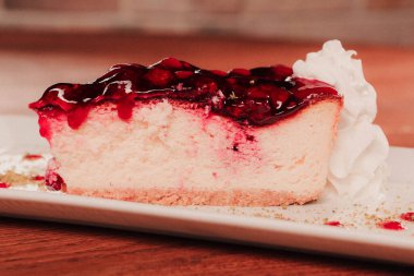 Masada lezzetli bir pasta var.