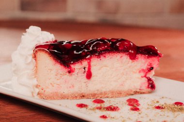 Masada lezzetli bir pasta var.