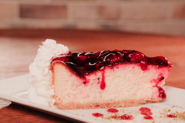 Masada lezzetli bir pasta var.