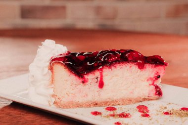 Masada lezzetli bir pasta var.