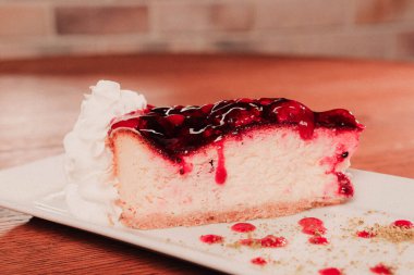 Masada lezzetli bir pasta var.