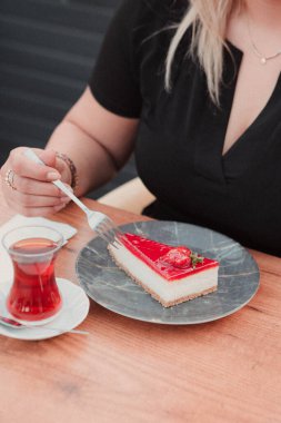 Masada lezzetli bir pasta var.