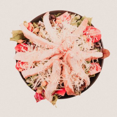 Taze salata tabağı ile karışık yeşillik