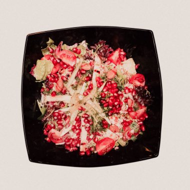 Taze salata tabağı ile karışık yeşillik