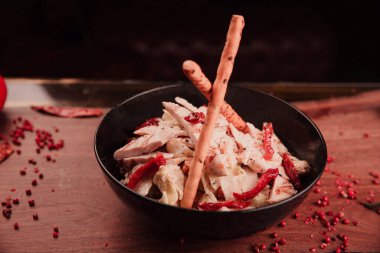 Taze salata tabağı ile karışık yeşillik