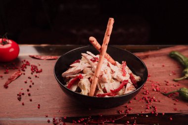 Taze salata tabağı ile karışık yeşillik