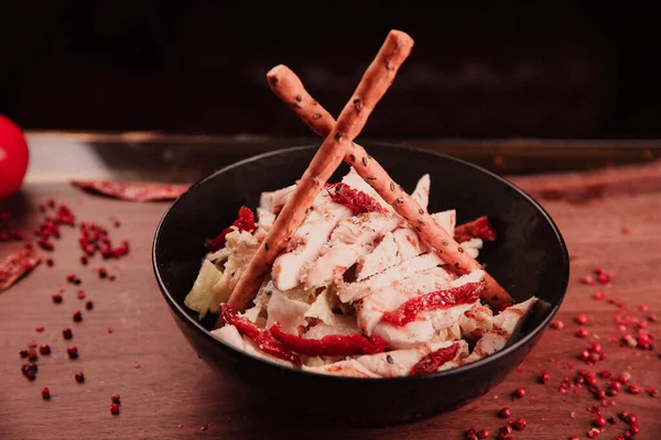 Taze salata tabağı ile karışık yeşillik