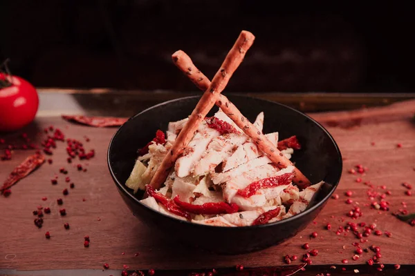 Taze salata tabağı ile karışık yeşillik