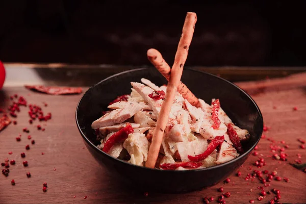 Taze salata tabağı ile karışık yeşillik