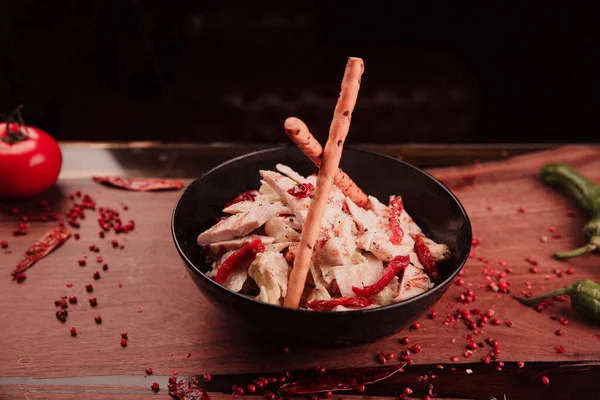 Taze salata tabağı ile karışık yeşillik