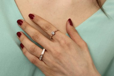 Elmas Mücevherler ve Moda Mücevherleri