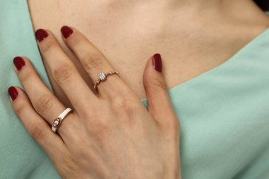 Elmas Mücevherler ve Moda Mücevherleri