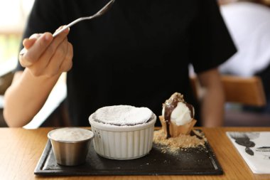 dondurma çikolatalı sufle