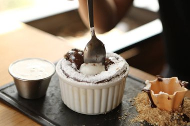 dondurma çikolatalı sufle