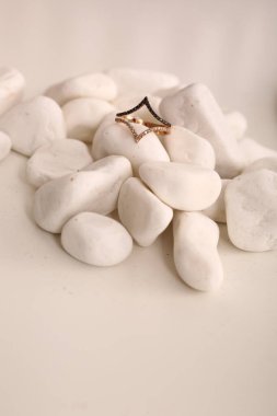 Elmas Mücevherler ve Moda Mücevherleri