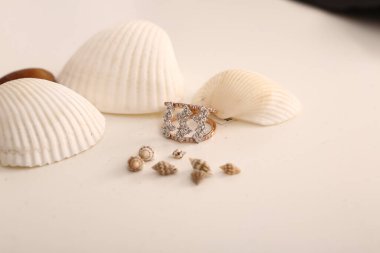 Elmas Mücevherler ve Moda Mücevherleri