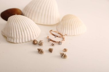 Elmas Mücevherler ve Moda Mücevherleri