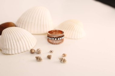 Elmas Mücevherler ve Moda Mücevherleri